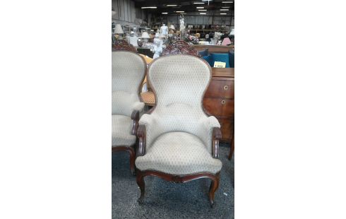 Achat FAUTEUIL BOIS SCULPTE ST LOUIS XV Occasion Saint Fons Troc