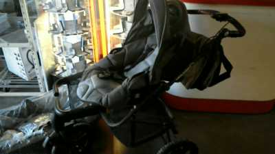 Achat Poussette 3 Roues Bebe Confort High Trek Occasion Marignane Troc Com